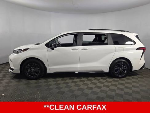 Used 2025 Toyota Sienna XSE AWD/4WD image 5