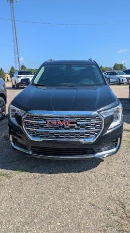 Used 2022 GMC Terrain Denali w/ Black Diamond Edition AWD/4WD image 3