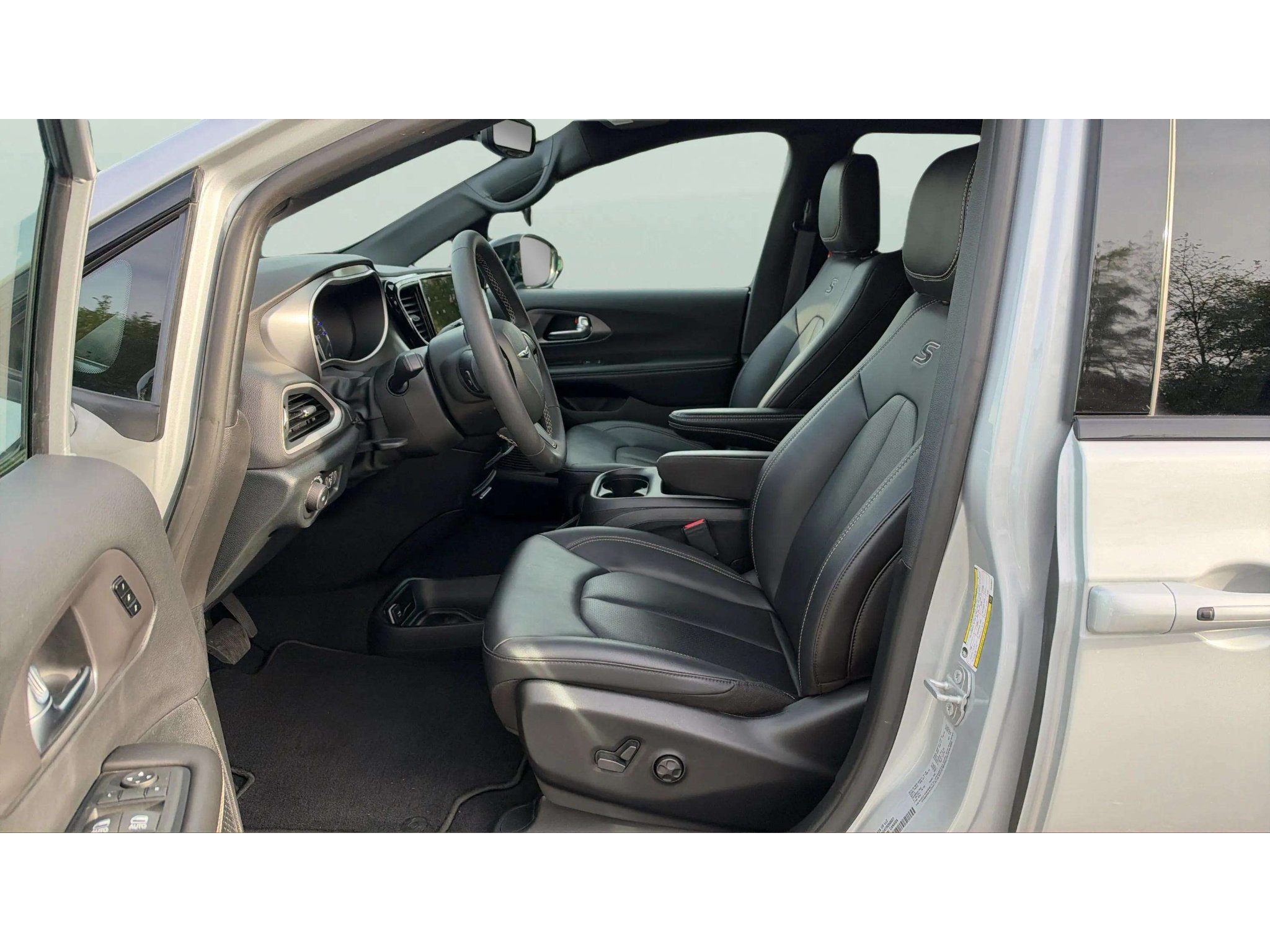 Used 2026 Chrysler Pacifica Select w/ S Appearance Package FWD image 11