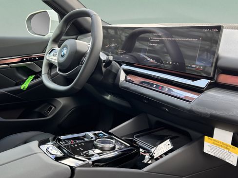 Used 2026 BMW i5 eDrive40 RWD image 28