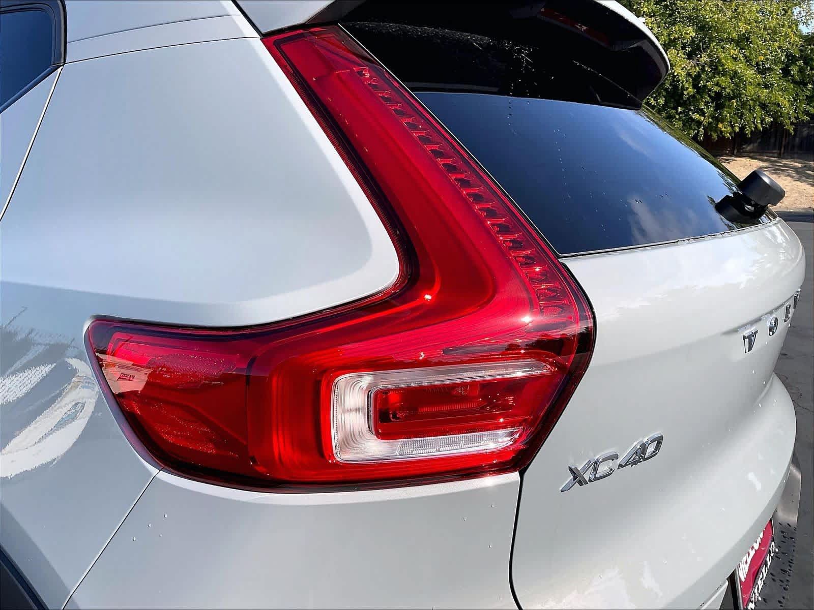 New 2026 Volvo XC40 B5 Plus w/ Protection Package Premier AWD/4WD image 25
