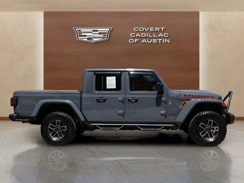 Used 2024 Jeep Gladiator Mojave AWD/4WD image 5