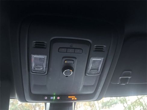 Used 2022 Chevrolet Tahoe LT image 32