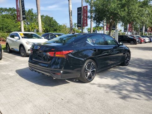 Certified 2024 Nissan Altima 2.5 SR FWD image 6