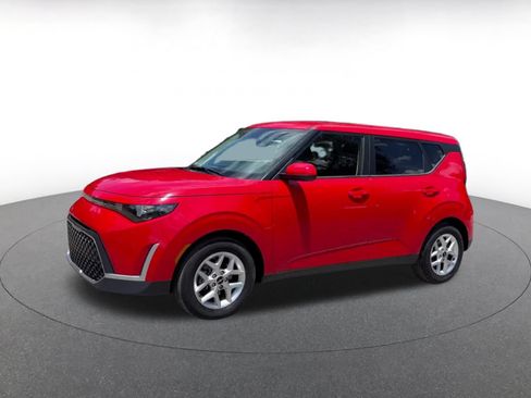 Used 2025 Kia Soul LX w/ LX Technology Package FWD image 7