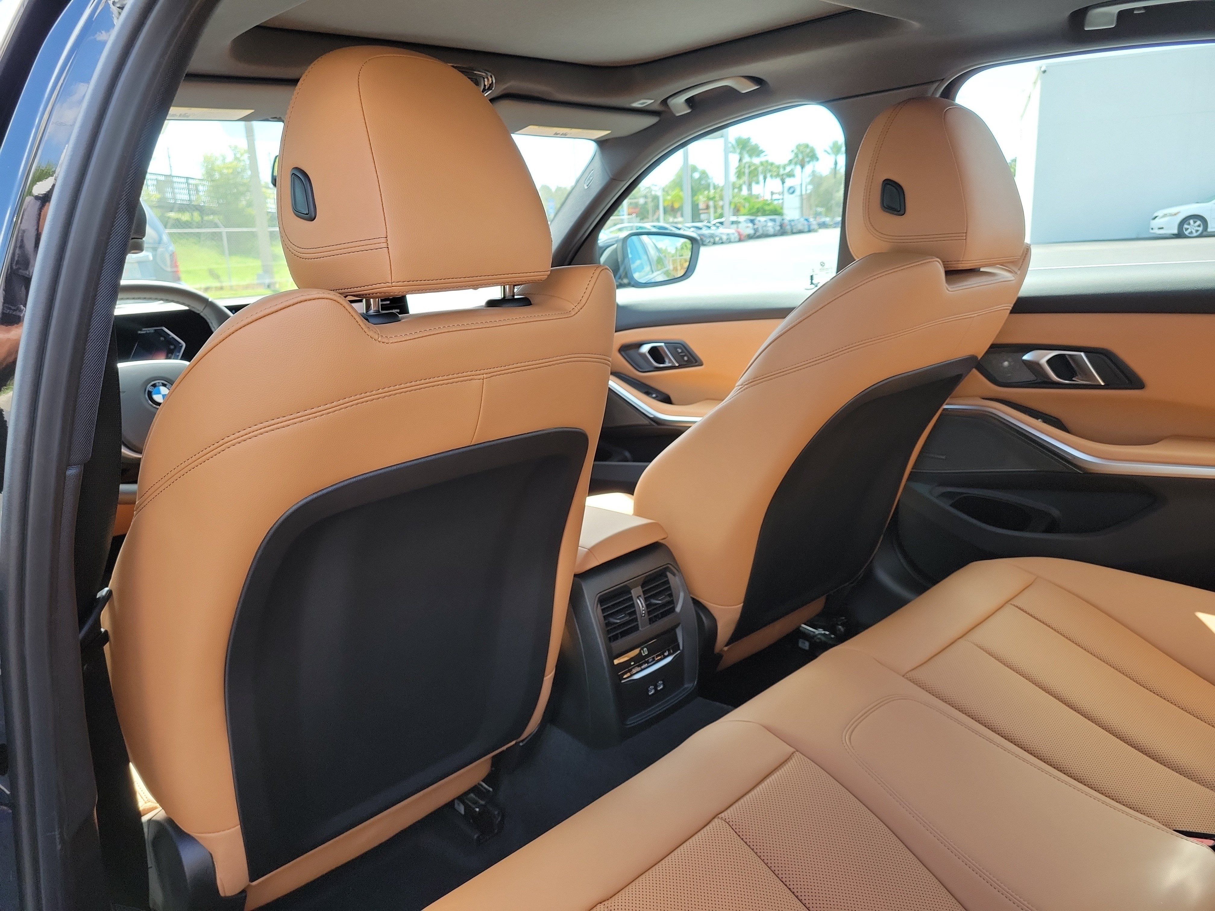New 2026 BMW 330i Sedan w/ Convenience Package RWD image 9