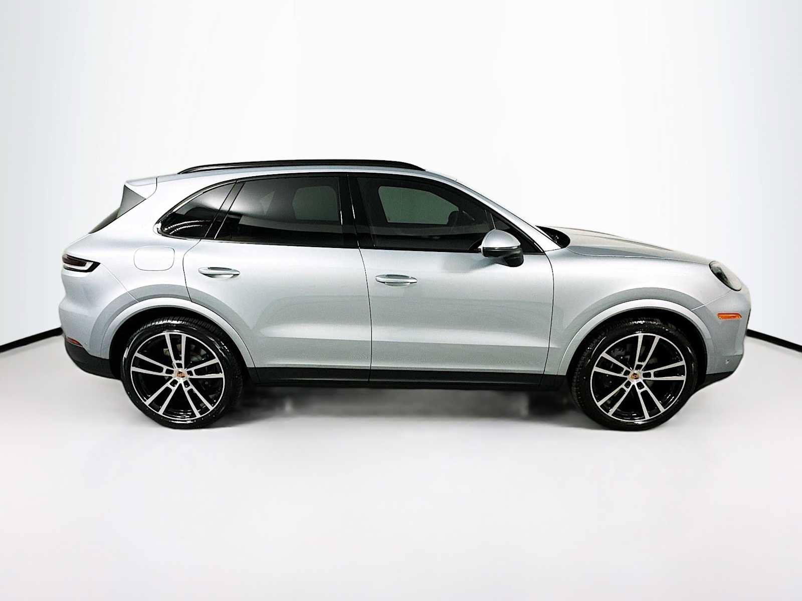 Used 2026 Porsche Cayenne AWD/4WD image 8