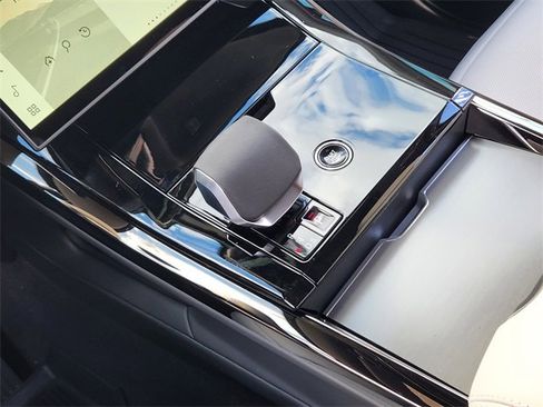 New 2026 Land Rover Range Rover Sport SE image 15