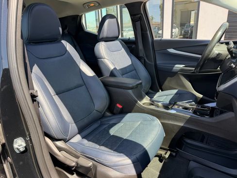 Used 2022 Chevrolet Bolt EUV Premier w/ Launch Edition FWD image 24