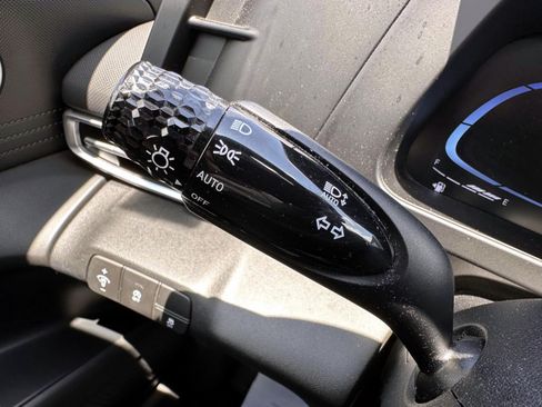 Used 2024 Hyundai Elantra SE FWD image 20