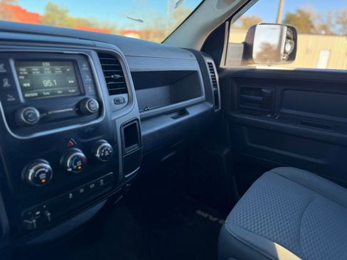 Used 2016 RAM 3500 Tradesman w/ Chrome Appearance Group image 19