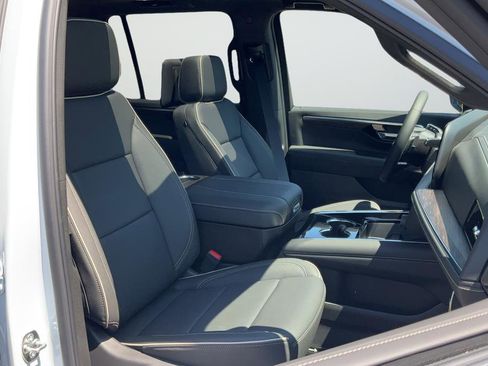New 2026 Chevrolet Tahoe Premier RWD image 18