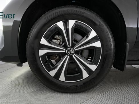 Used 2024 Toyota bZ4X XLE image 17