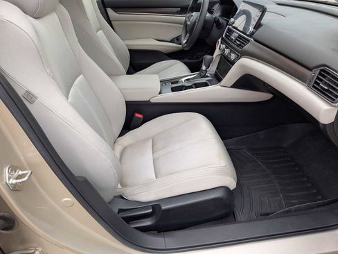 Used 2019 Honda Accord EX image 21