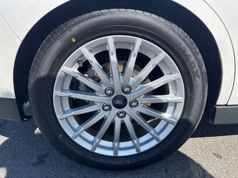 Used 2013 Ford C-MAX SEL image 9