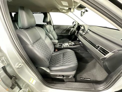 Used 2023 Mitsubishi Outlander SEL AWD/4WD image 28