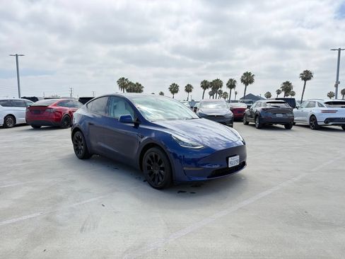 Used 2023 Tesla Model Y Long Range AWD/4WD image 4