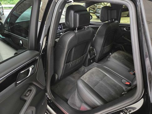 Used 2019 Porsche Macan AWD/4WD image 15