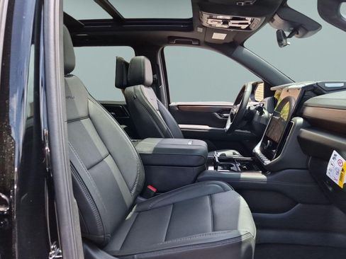New 2026 GMC Yukon XL Denali w/ Denali Reserve Package AWD/4WD image 34