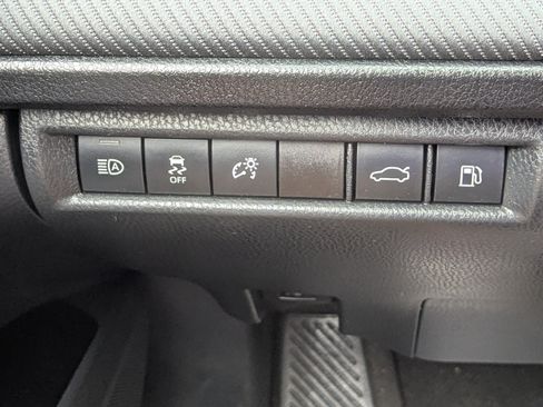 Used 2025 Toyota Camry SE FWD image 30