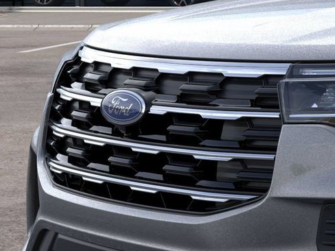 Used 2026 Ford Explorer Active AWD/4WD image 17
