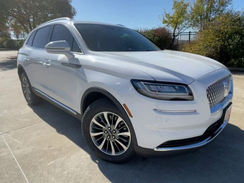 Used 2021 Lincoln Nautilus FWD w/ Equipment Group 101A image 2