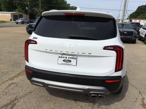 Used 2022 Kia Telluride EX w/ EX Premium Package FWD image 8