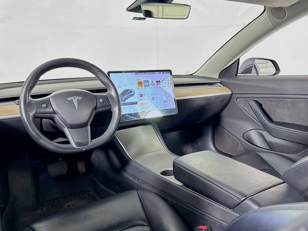 Used 2018 Tesla Model 3 Mid Range RWD image 33