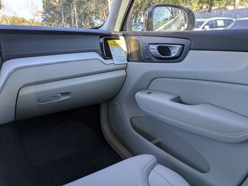 New 2026 Volvo XC60 T8 Ultra w/ Protection Package Premier image 21