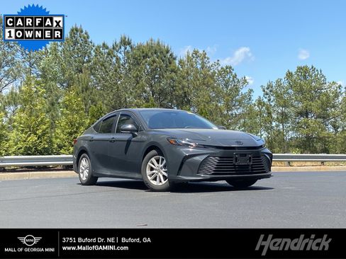 Used 2025 Toyota Camry LE w/ Convenience Package image 1