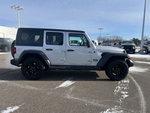 Used 2022 Jeep Wrangler Unlimited Sport image 10