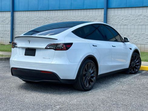 Used 2022 Tesla Model Y Performance AWD/4WD image 5