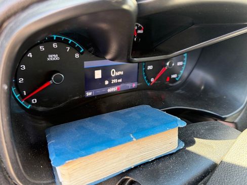 Used 2021 GMC Canyon AT4 w/ Driver Alert Package image 6