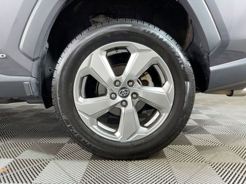 Used 2020 Toyota RAV4 Limited image 10