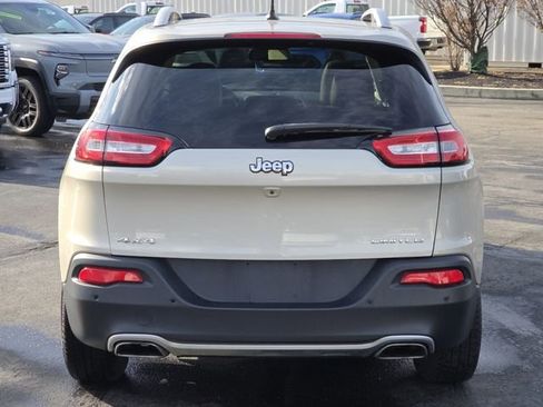 Used 2015 Jeep Cherokee Limited image 21