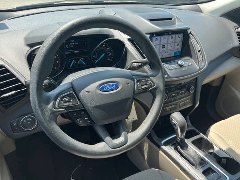 Used 2018 Ford Escape SE w/ SE Sync 3 Package FWD image 33