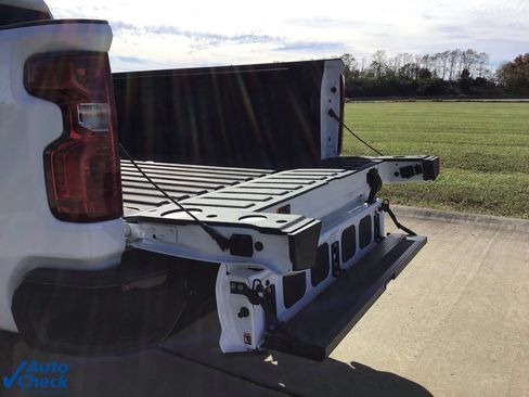 Used 2025 Chevrolet Silverado 2500 Custom w/ Custom Value Package image 6