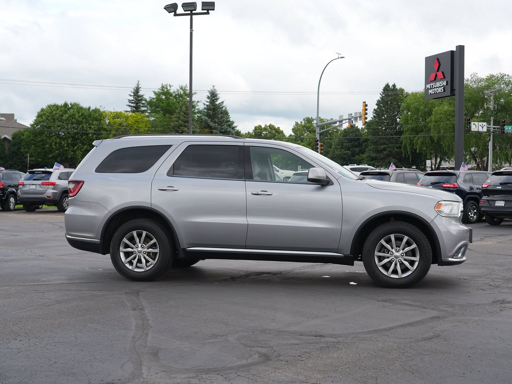 Used 2016 Dodge Durango SXT w/ Quick Order Package 23B AWD/4WD image 2
