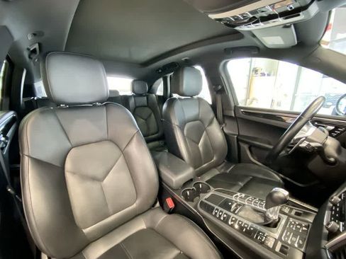 Used 2018 Porsche Macan S w/ Premium Package Plus image 25