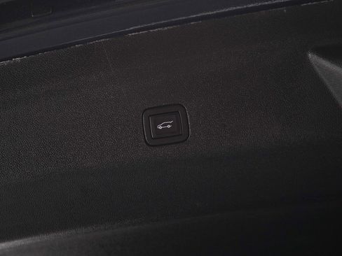 Used 2021 Chevrolet Tahoe LT w/ LT Signature Package AWD/4WD image 19