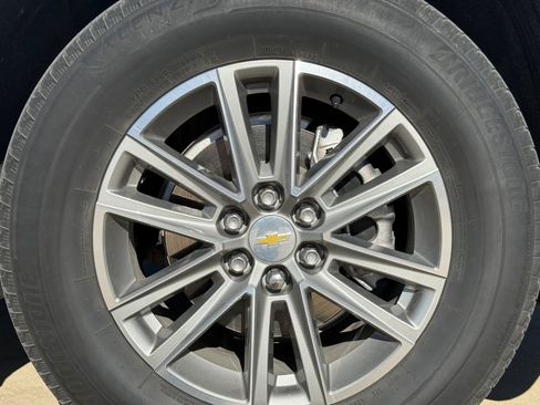 Certified 2023 Chevrolet Traverse LT image 10