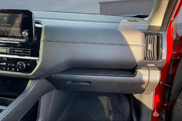 Used 2025 Nissan Pathfinder SV FWD image 26