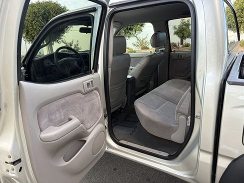 Used 2004 Toyota Tacoma PreRunner RWD image 23