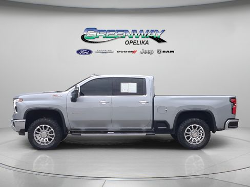Used 2024 Chevrolet Silverado 2500 LTZ w/ LTZ Premium Package AWD/4WD image 4