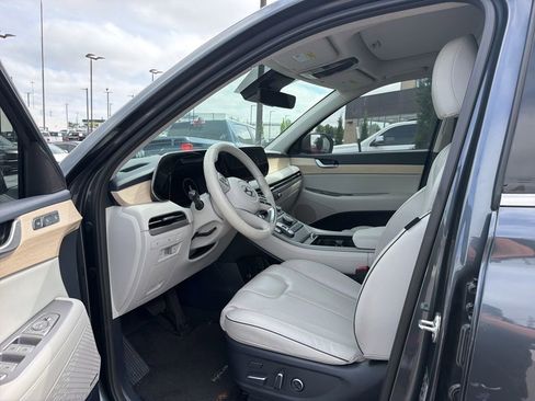 Used 2025 Hyundai Palisade Limited FWD image 8