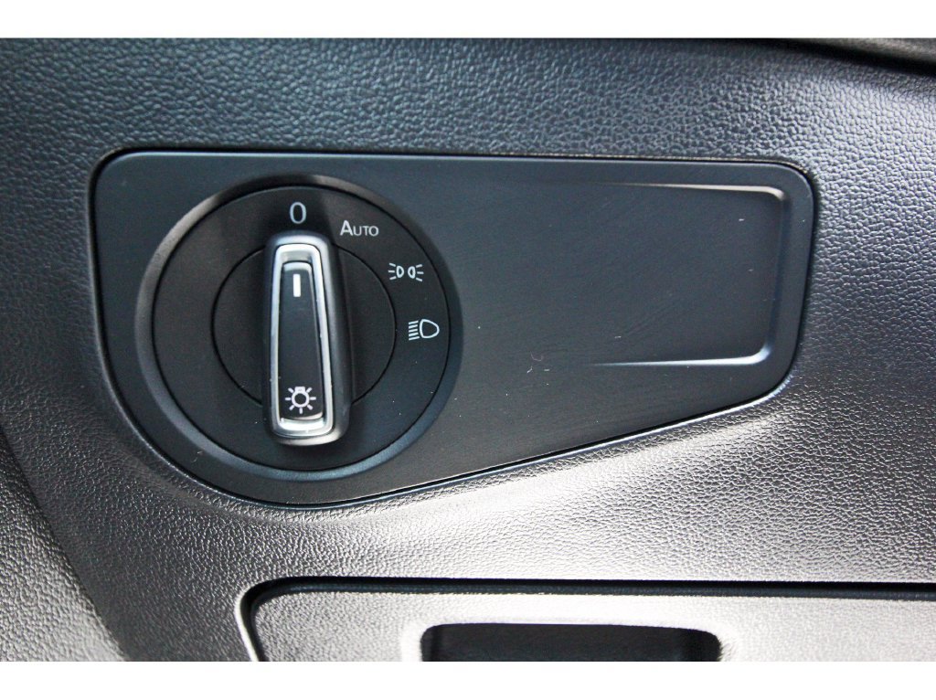Used 2023 Volkswagen Tiguan SE R-Line FWD image 26