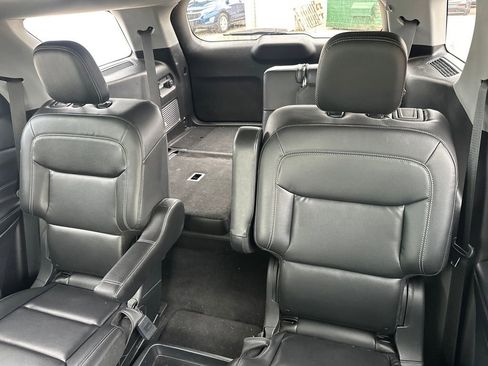 Used 2020 Ford Explorer XLT w/ Equipment Group 202A AWD/4WD image 21