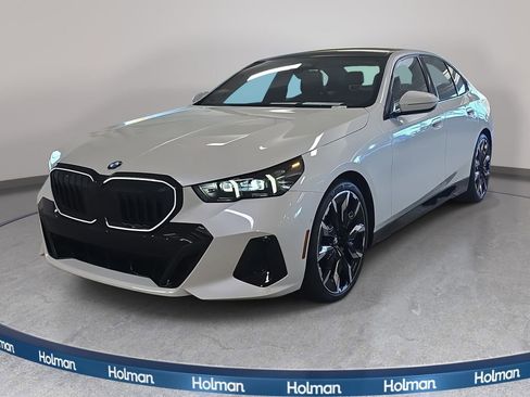 Used 2026 BMW 530i 530i w/ M Sport Package image 1