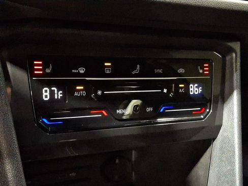 Used 2023 Volkswagen Tiguan SE R-Line image 14