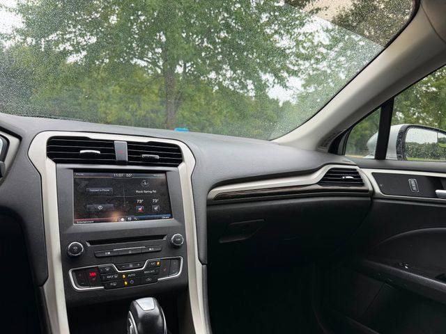 Used 2016 Ford Fusion Energi SE FWD image 10